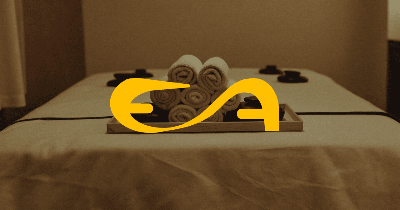 Massagem com pedras quentes — comparativo entre casa de massagem, spa e clínica